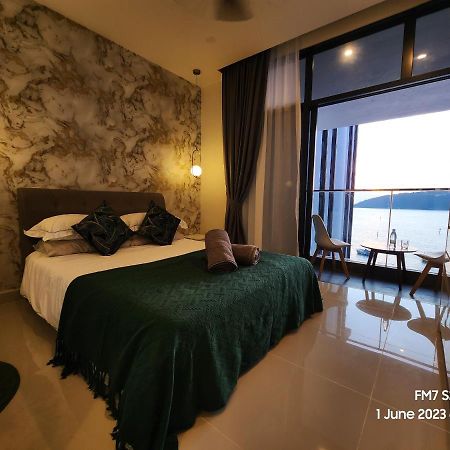 Seaview Luxury Suites At The Shore Кота-Кинабалу Экстерьер фото