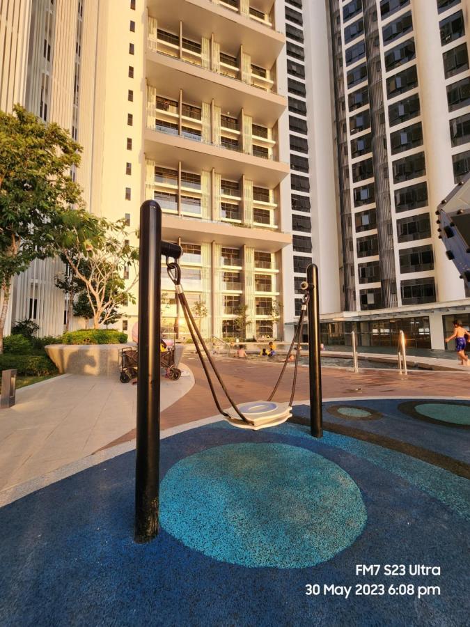 Seaview Luxury Suites At The Shore Кота-Кинабалу Экстерьер фото
