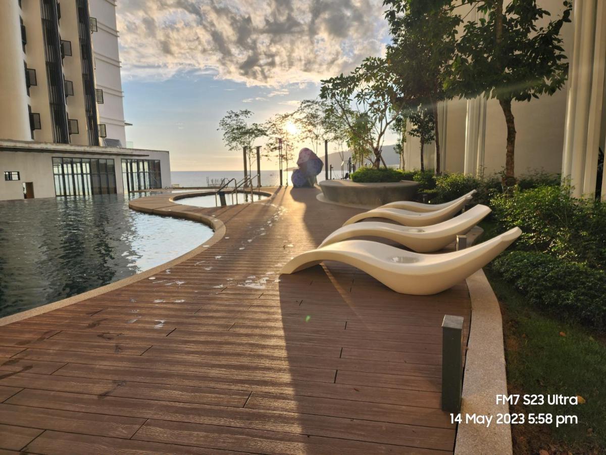 Seaview Luxury Suites At The Shore Кота-Кинабалу Экстерьер фото