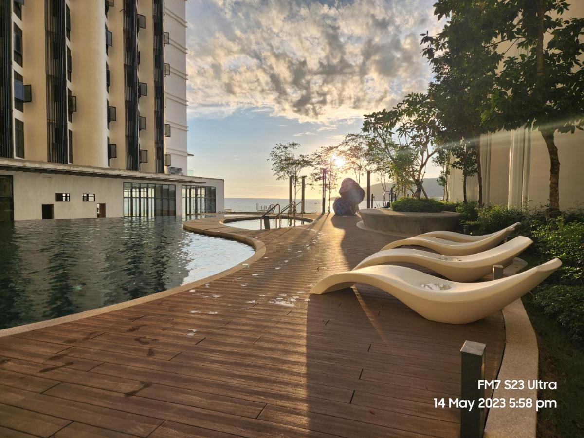 Seaview Luxury Suites At The Shore Кота-Кинабалу Экстерьер фото